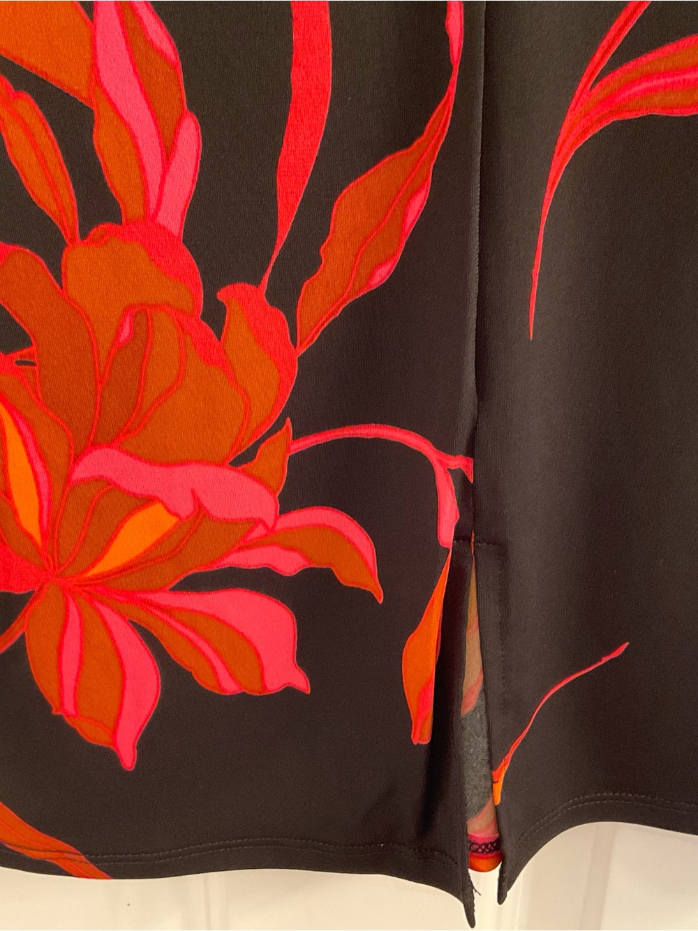 Vince Camuto Floral Short Sleeve Top - NWT - Size XS - Picture 10 of 10